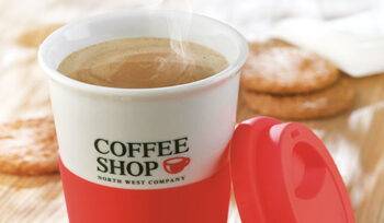 Keramiktransferdruck, Transferdruck auf Keramik, Sublimationstransfer auf Keramik, Keramikbeschriftung, Keramikverzierung, Hochtemperaturtransfer, Dekorieren von Keramik, Keramikwaren, Tassen, Teller, Vasen, Schüssel, Fotorealistischer Druck, Hitzeübertragung auf Keramik, Personalisierung von Keramikprodukten, Sublimationstinte für Keramik, Keramikveredelung, Präziser Druck auf Keramik, Kratzfeste Oberfläche, Dauerhafte und langlebige Drucke