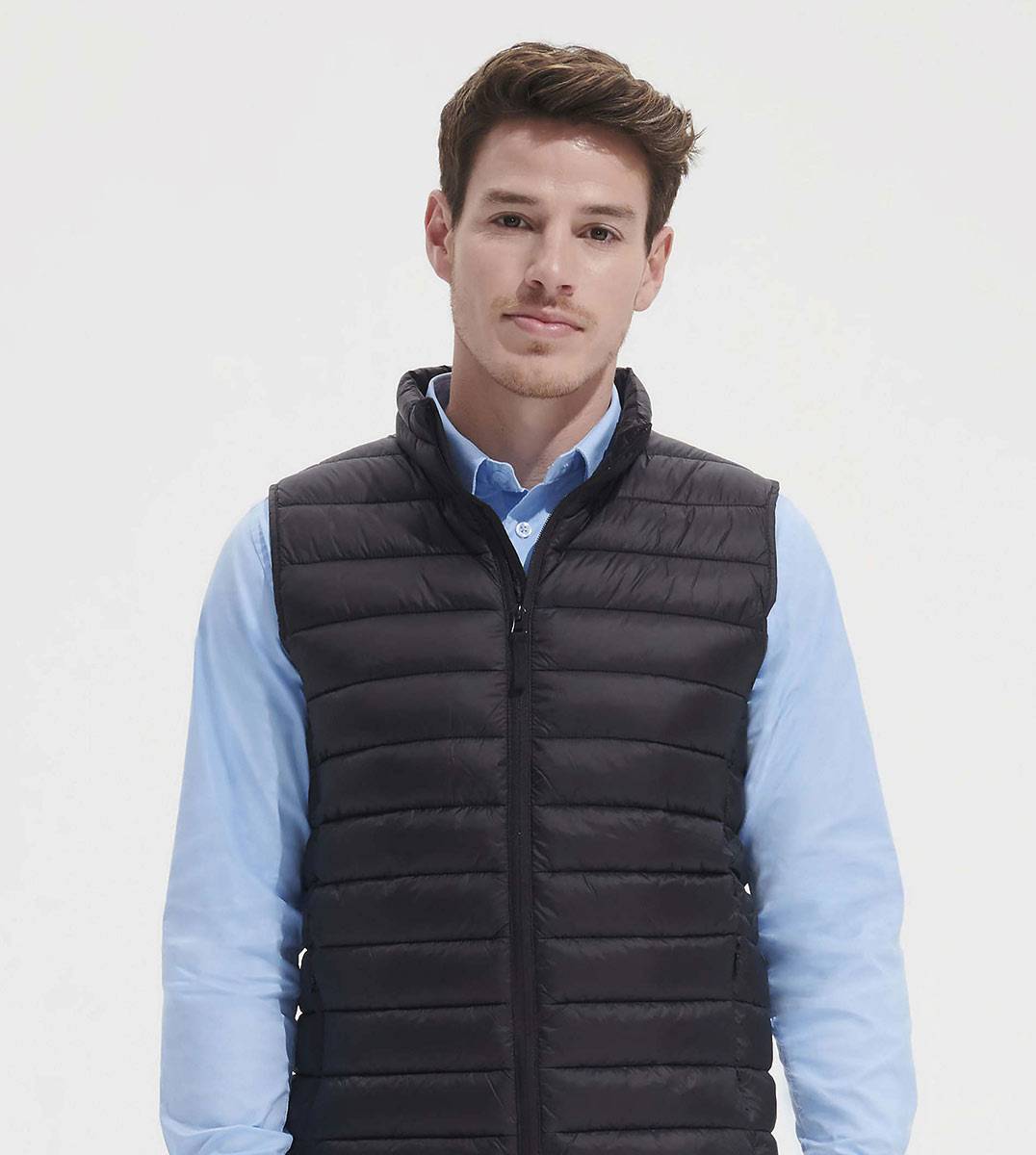 Entdecken Sie vielseitigen Stil und Wärme mit unseren Bodywarmern. Einzigartiges Design für individuellen Flair. Nachhaltig und trendbewusst aus umweltfreundlichen Materialien gefertigt. Perfekt für wechselnde Bedingungen, mit uneingeschränkter Bewegungsfreiheit. Betont Ihre Silhouette für einen ansprechenden Look. Mühelose Pflege für den täglichen Gebrauch. Ihr Stil, gewärmt von Bodywarmern.