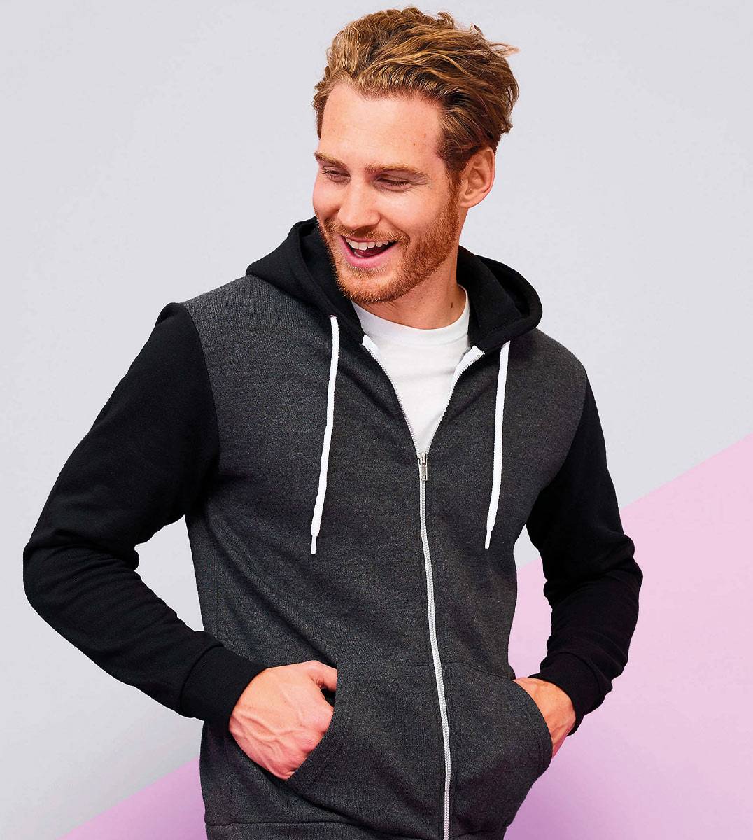 Genießen Sie gleichzeitig Gemütlichkeit und Stil mit unseren Sweatshirts. Individueller Look durch markante Designs. Nachhaltigkeit und Trendbewusstsein dank umweltfreundlicher Materialien. Lassen Sie sich von auffälligen Details begeistern. Perfekt für jede Gelegenheit, mit hervorragendem Tragekomfort. Betont Ihre Silhouette für einen ansprechenden Look. Mühelose Pflege für den Alltag. Ihr Stil in bequemen Sweatshirts ausgedrückt.